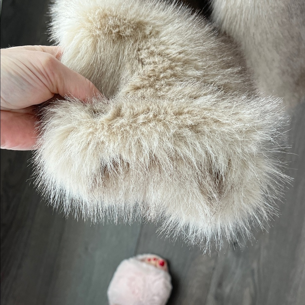 Faux Fur Cropped Jacket - Beige - Picture 5 of 14